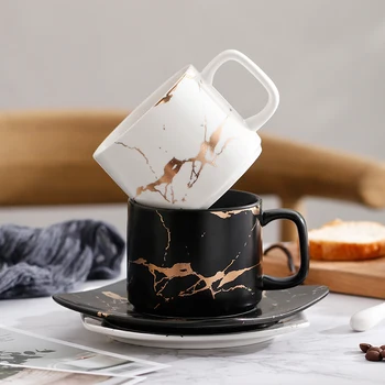 Изящно имитирующая мраморна текстура керамични кафеена чаша Кратко художествено обобщение на керамични чаши черен чай