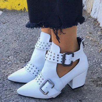 Дамски кожени ботильоны с остри пръсти; колекция 2020 г.; дамски модни есенни дамски обувки-лодка на квадратен ток с Нитове и тока; дамски обувки с цип