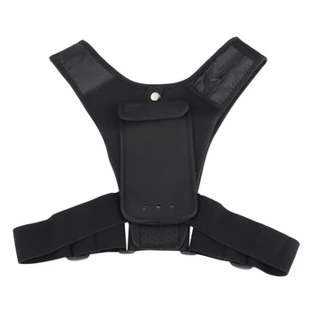 В гърдите на притежателя на телефона в жилетката за тренировки и тичане - Черно - Светоотражающее тренировъчно облекло - Дишащ