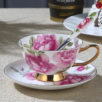 Костен порцелан Европейската керамични кафеена чаша и чинийка Британски креативен модерен следобеден чай